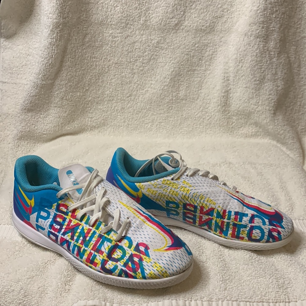 NIKE Phantom
